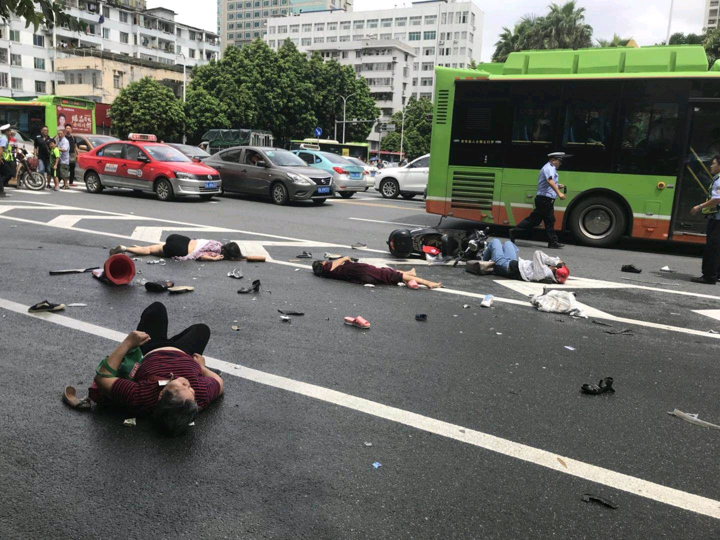 南寧桃園路慘烈車禍現場